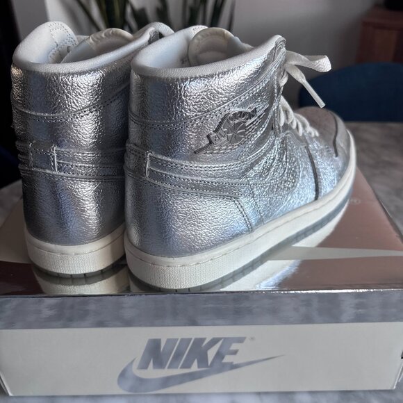 Nike Women's Air Jordan Retro Hi-Top Silver | Brand New Size 8.5 - Picture 5 of 7